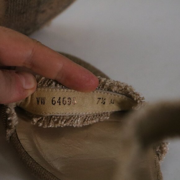 Stuart Weitzman Chaingang Frayed Linen Beaded Gold Heels Womens 7.5 Tan Strappy - Picture 7 of 9